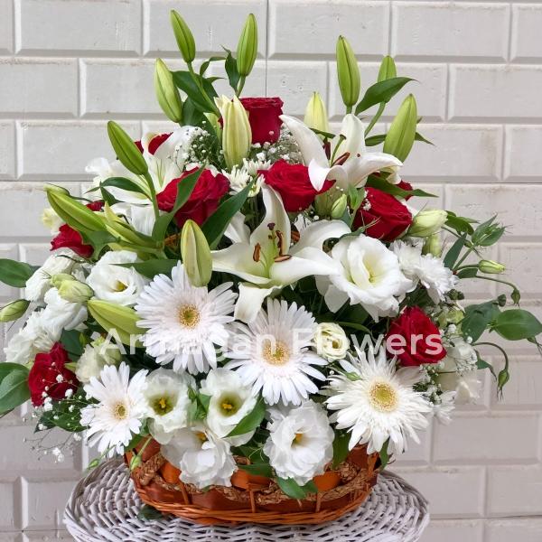 Mix Flowers in Basket Resim 2