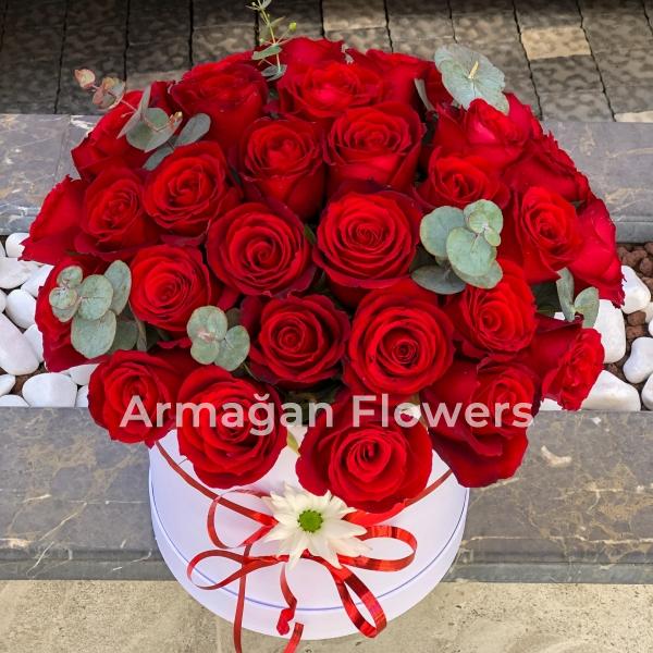 35 Red Roses in Box  Resim 2