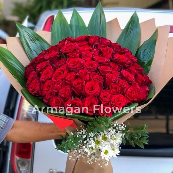 61 Red Roses Bouquet  Resim 2