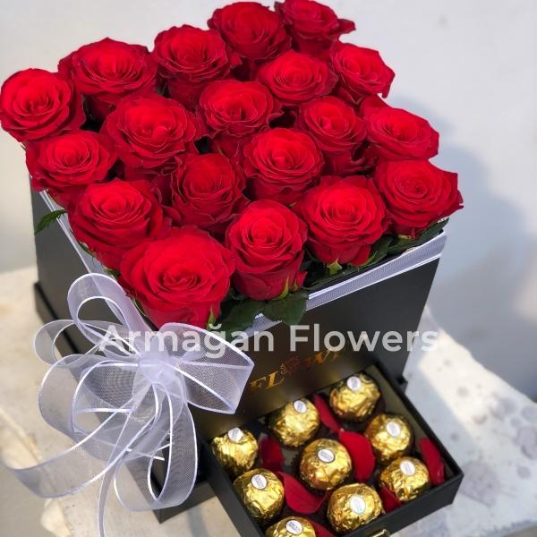 19 Roses in Box and Chocolate  Resim 1