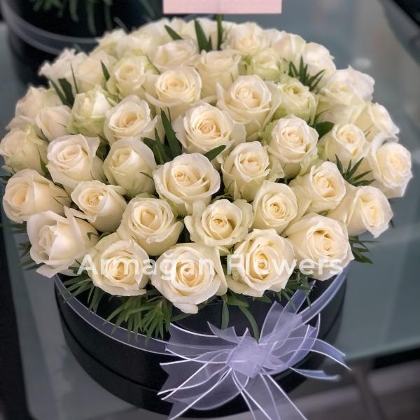 51 White Roses in Box  Resim 1