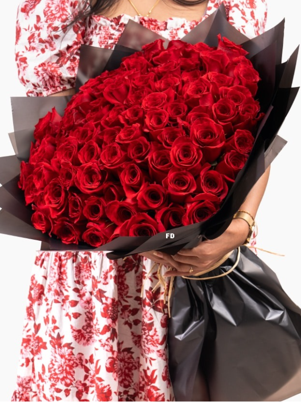 Alanya çiçekçi - 61 Kırmızı Gül Buketi