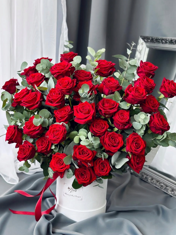 Alanya çiçekçi - Kutuda 35 Kırmızı Güller