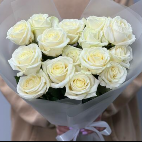  Alanya çiçek gönder 15 Beyaz Güller