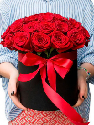 Цветы в Алании - 17 Red Roses in Box 