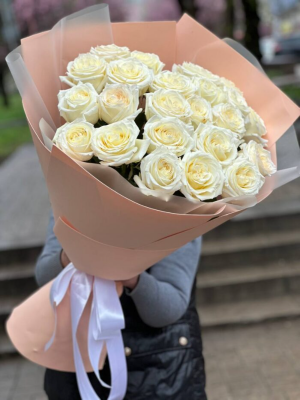 Alanya çiçekçi - 23 Beyaz Güllerden Buket