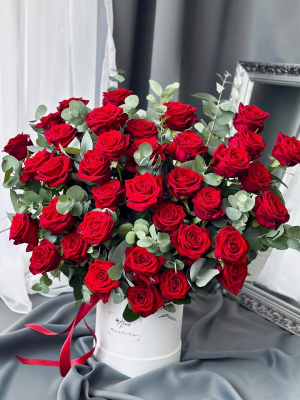 Alanya çiçekçi - Kutuda 35 Kırmızı Güller